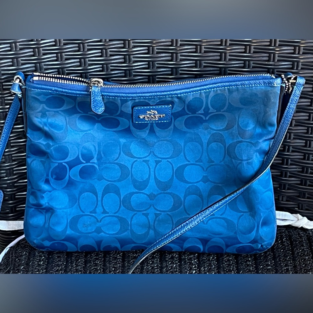 Coach Vibrant Blue Crossbody Bag - Picture 2 of 15